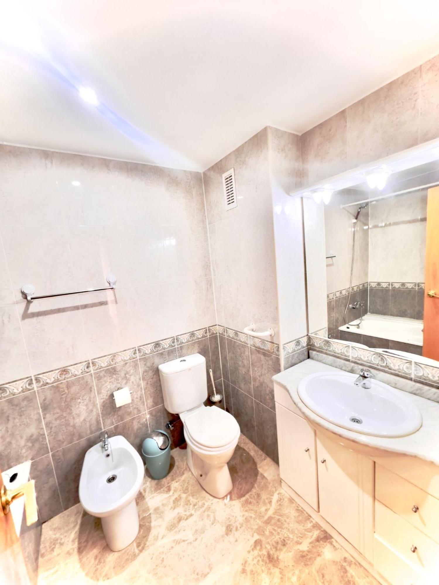 Ventura Park B4 0 Apartment ซาลอว์ ภายนอก รูปภาพ